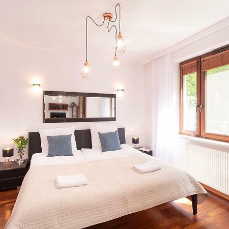 Beachfront Apartment Haga With Free Parking By Noclegi Renters 소포트 외부 사진