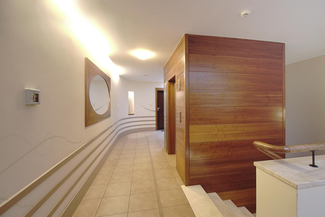 Beachfront Apartment Haga With Free Parking By Noclegi Renters 소포트 외부 사진