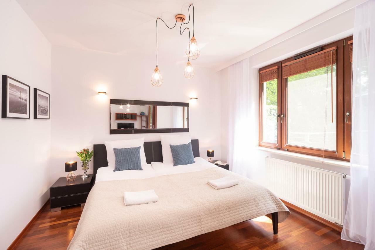 Beachfront Apartment Haga With Free Parking By Noclegi Renters 소포트 외부 사진