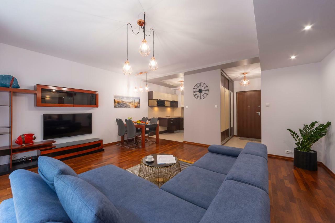 Beachfront Apartment Haga With Free Parking By Noclegi Renters 소포트 외부 사진